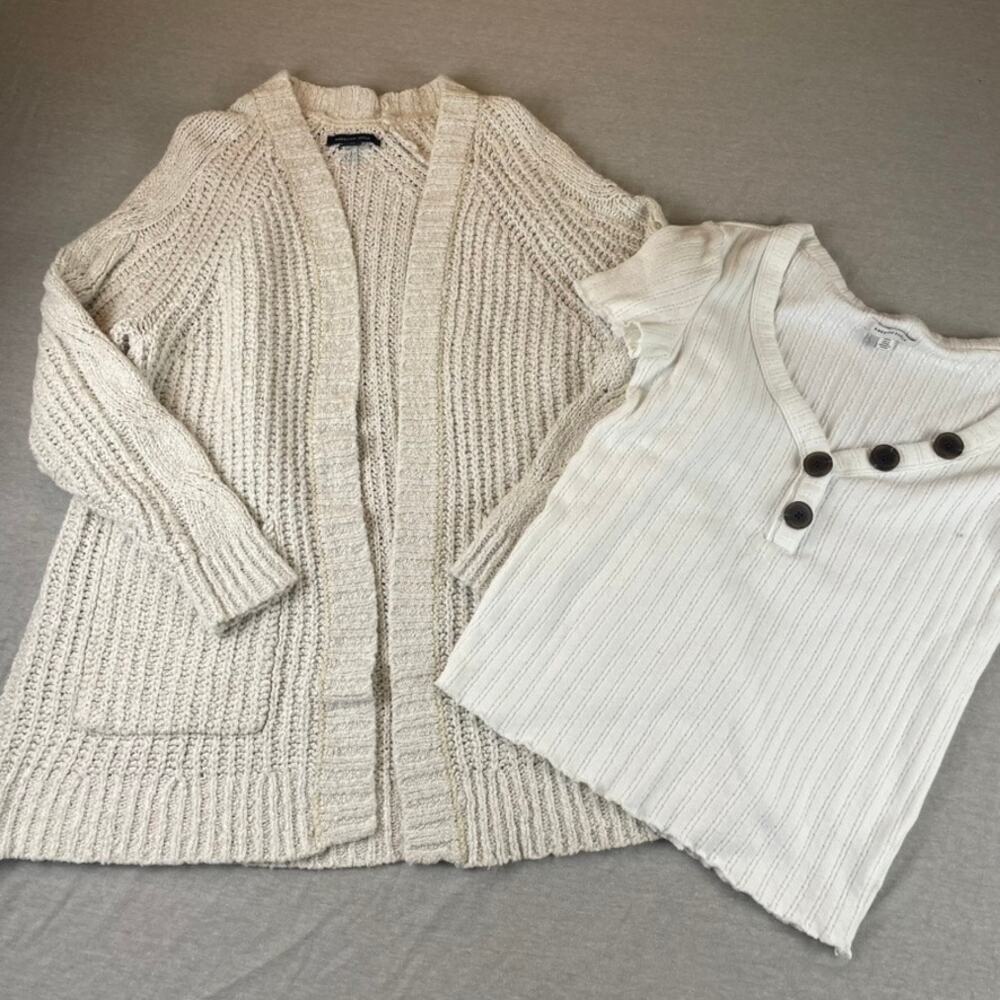 American Eagle Chunky Knit Cardigan & White Ribbed Henley Shirt S Bundle